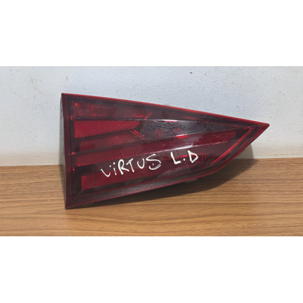 Lanterna Tampa Traseira Direito Polo Virtus (6ec945094) Orig Direito/passageiro Vermelho